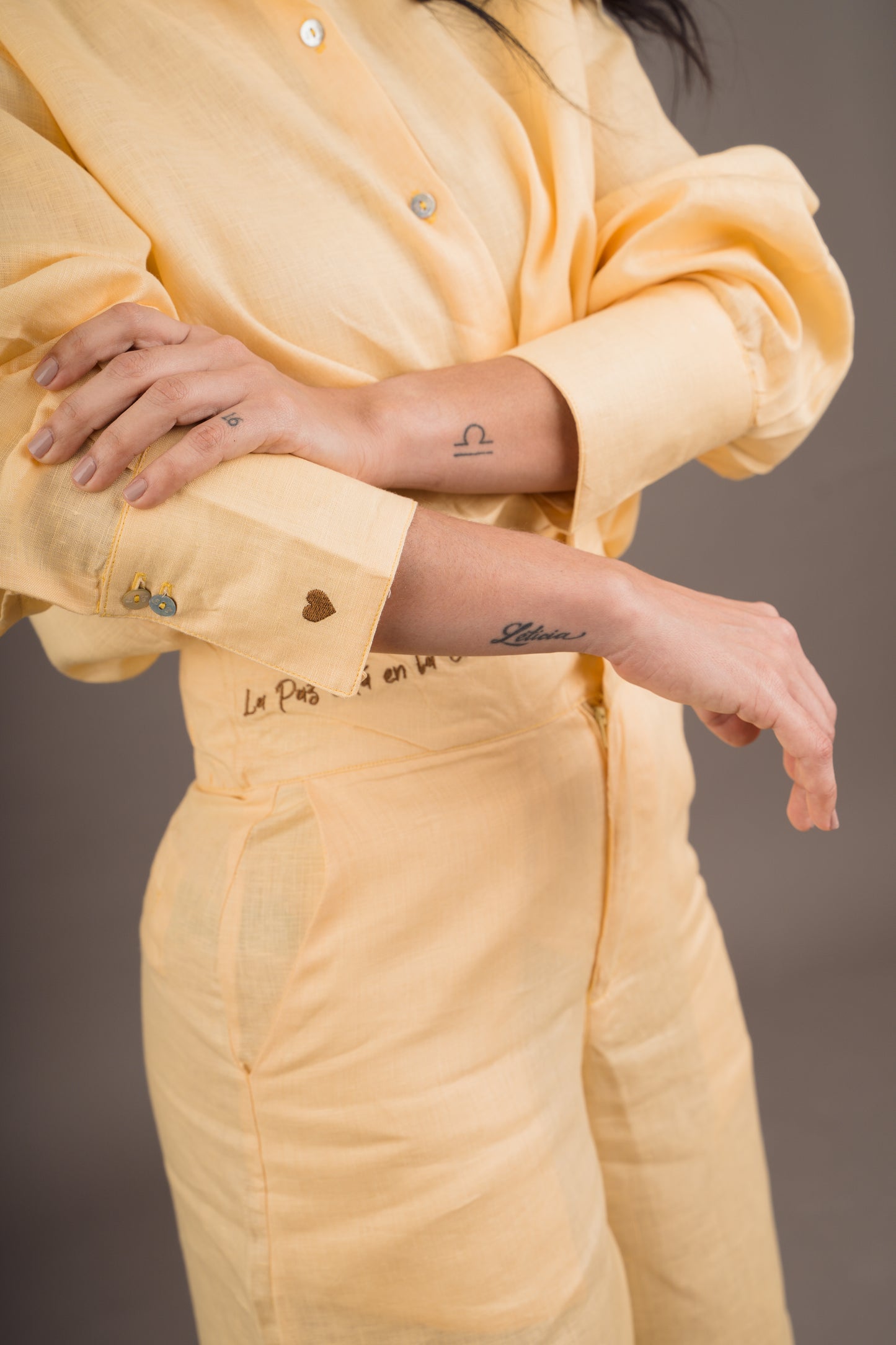 Camisa Rostro de Jesús – Amarillo